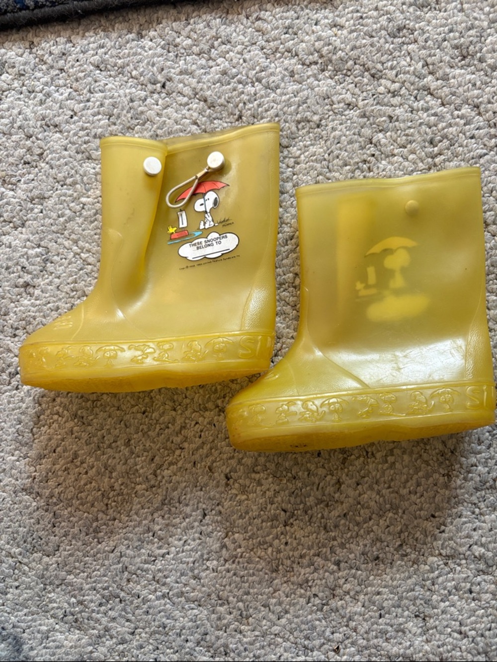 Vintage Peanuts Snoopy toddler child yellow rain boots Size 9